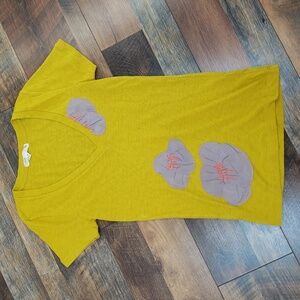 J Crew Yellow Deep V-neck Short Sleeve Tee with Purple Flowers, Size XS
